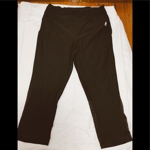 Black cropped leggings